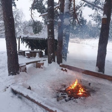 лыжный поход дом в лесу костер